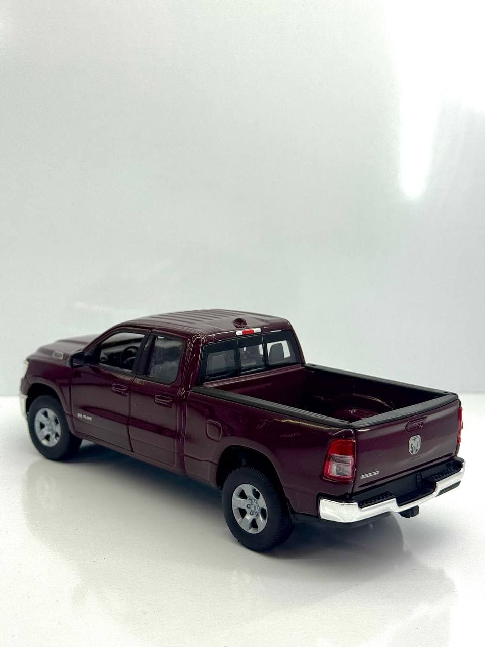 ماکت ماشین فلزی دوج رام (Dodge Ram 2019) ویلی 1.24 — تصویر ۵