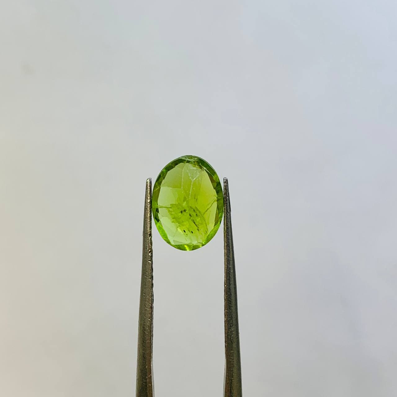 نگین زبرجد اصل سایز 7*10 میلی‌متر — تصویر ۳