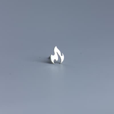 پیرسینگ نقره آتش