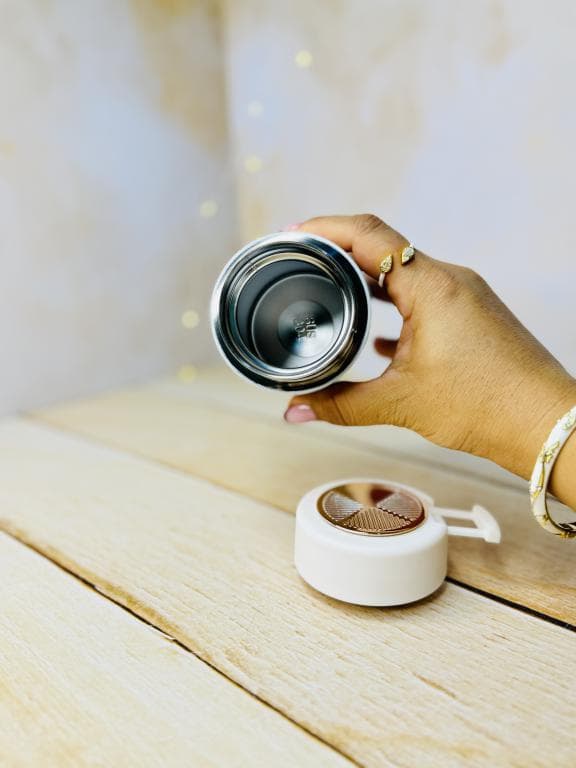 مینی فلاسک استیل درب پیچی طلایی MINI بند کشویی کد 3394 — تصویر ۶