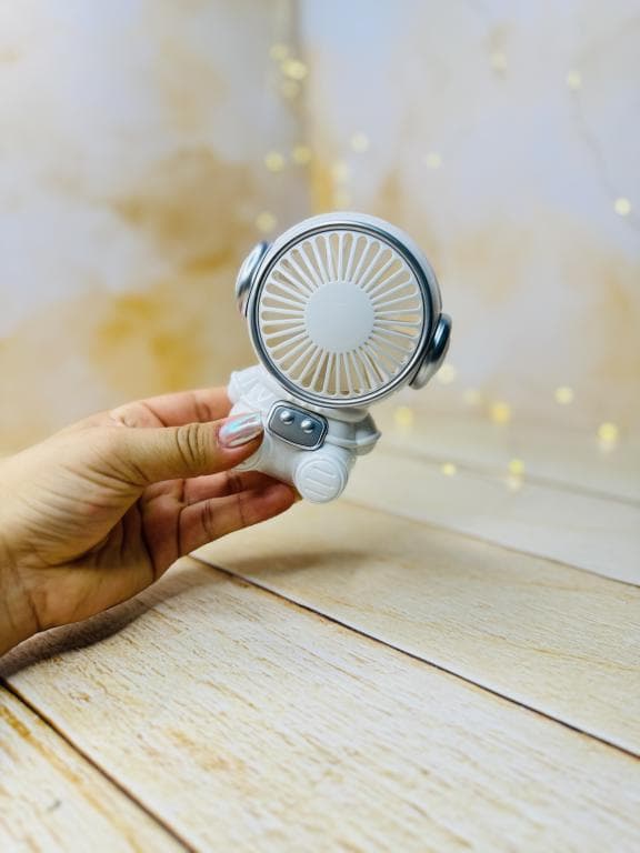 مینی فن پنکه شارژی طرح فضانورد نشسته CS1382کد 3313 — تصویر ۳