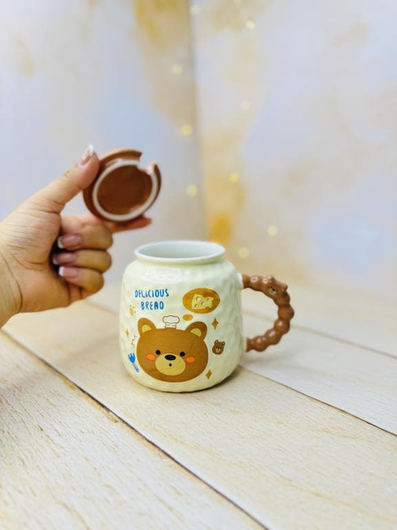 ماگ فانتزی دسته توپی کرم قهوه ای تدی خرسی کد 3238 — تصویر ۴