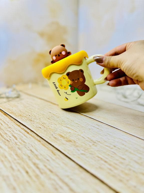 ماگ اسموتی نی دار درب سیلیکونی تدی عسلی کد 3132 — تصویر ۲