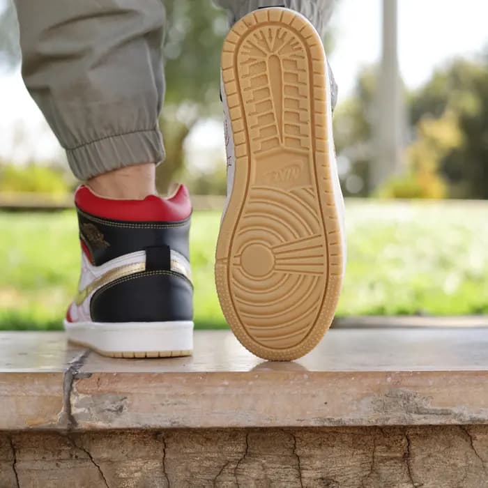 کتونی مردانه نایک ایر جردن 1 مشکی قرمز Air Jordan — تصویر ۶