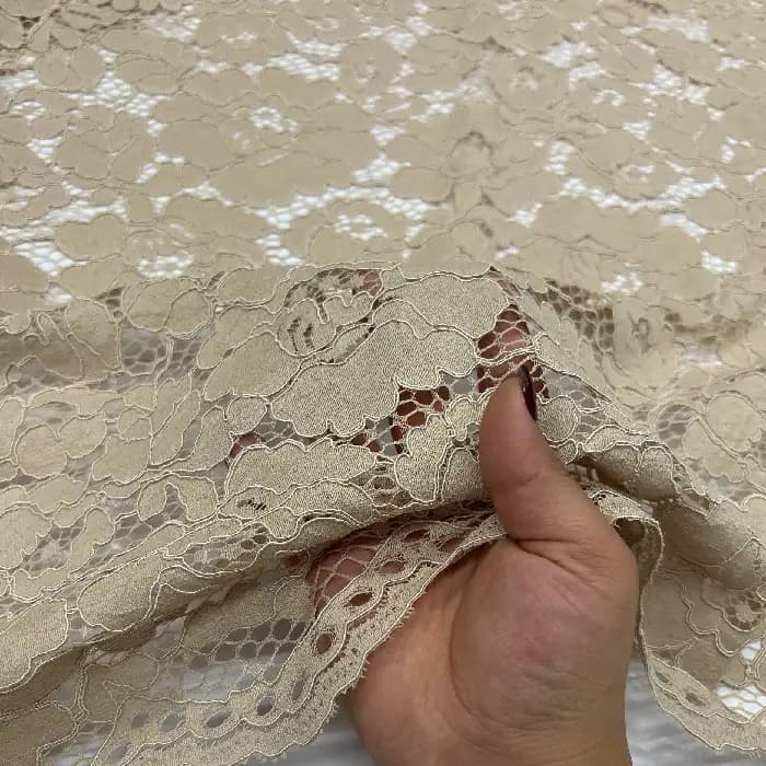پارچه دانتل کتان رنگ کرم روشن — تصویر ۴