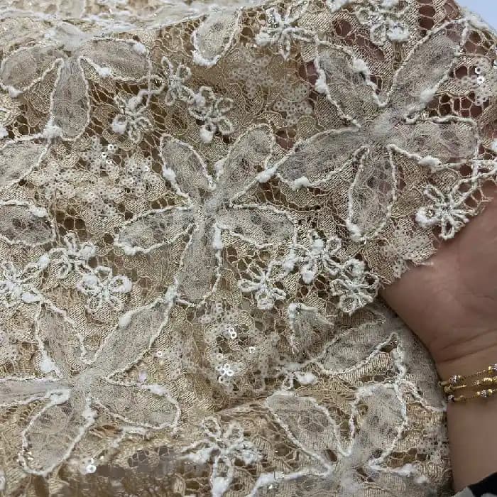 پارچه دانتل گل تور پولکدوزی رنگ نسکافه ای — تصویر ۷