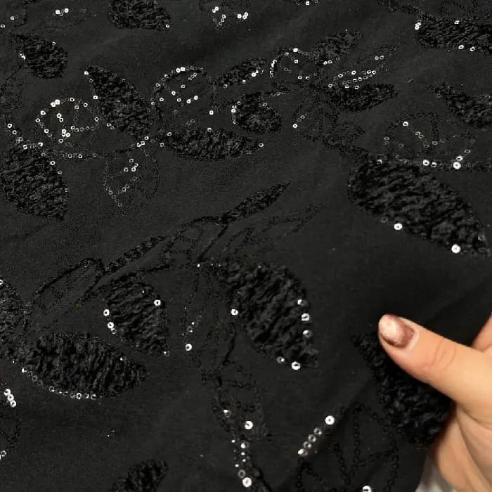 فوتر کره ای گلدوزی رنگ مشکی زاغ — تصویر ۳