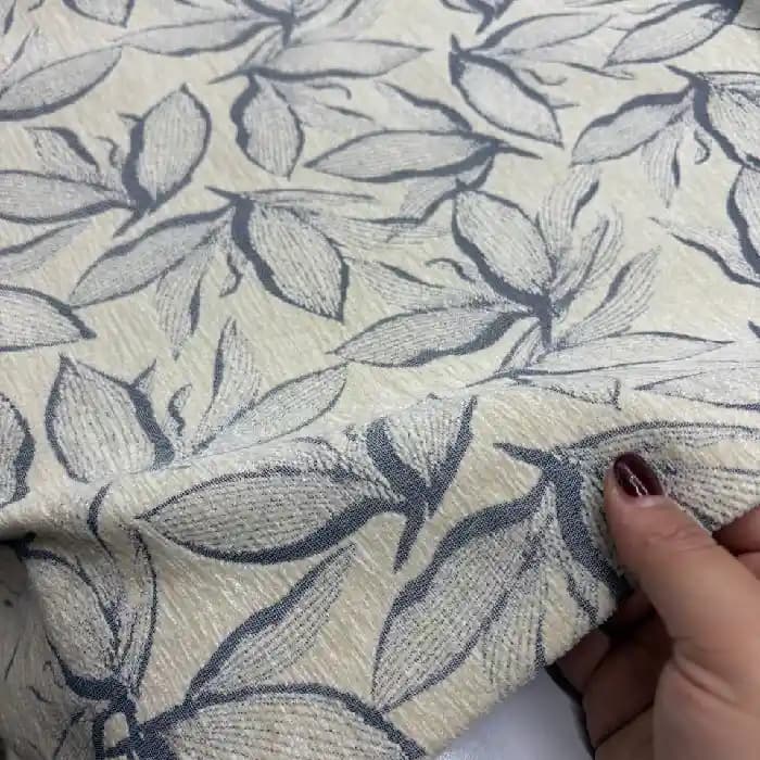 مخمل شانل طرح برگ دو رو رنگ کرم طوسی