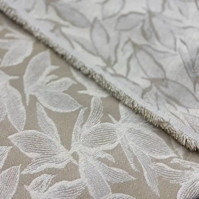 مخمل شانل طرح برگ دو رو رنگ کرم — تصویر ۳