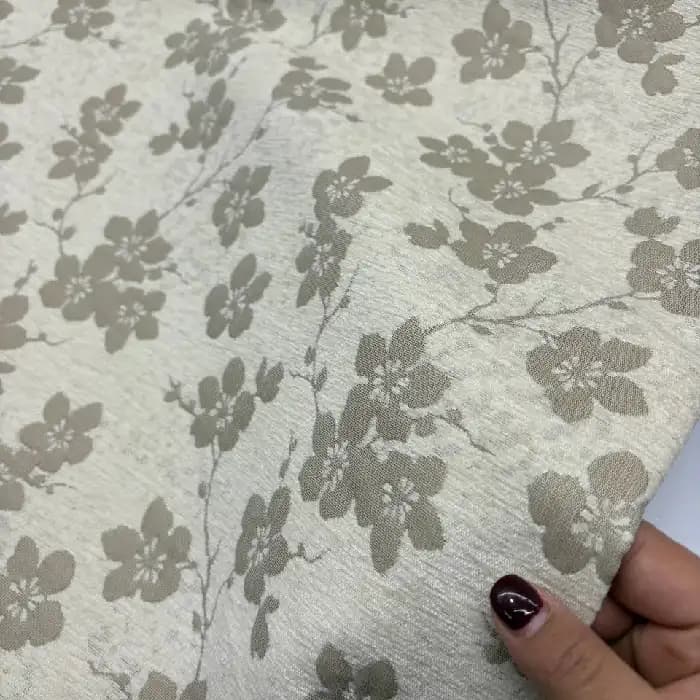 مخمل شانل طرح گل دو رو رنگ کرم طلایی
