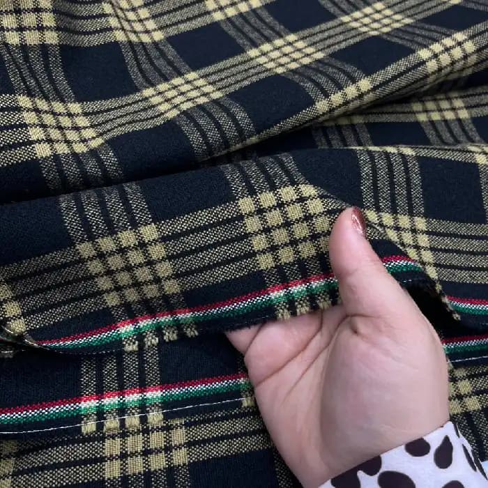 کشمیر سپاهان چهارخونه رنگ مشکی کرم — تصویر ۲