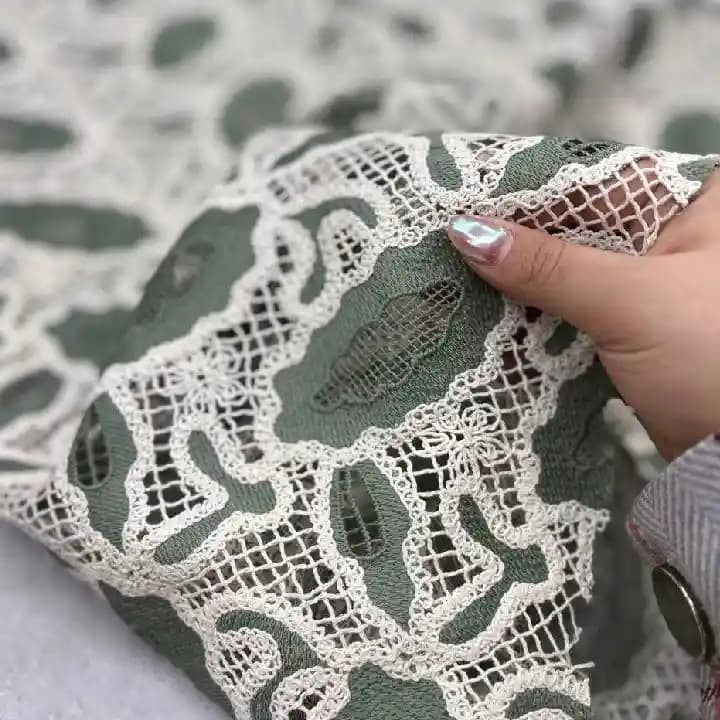 پارچه قلاب بافی رنگ شیری سبز سدری