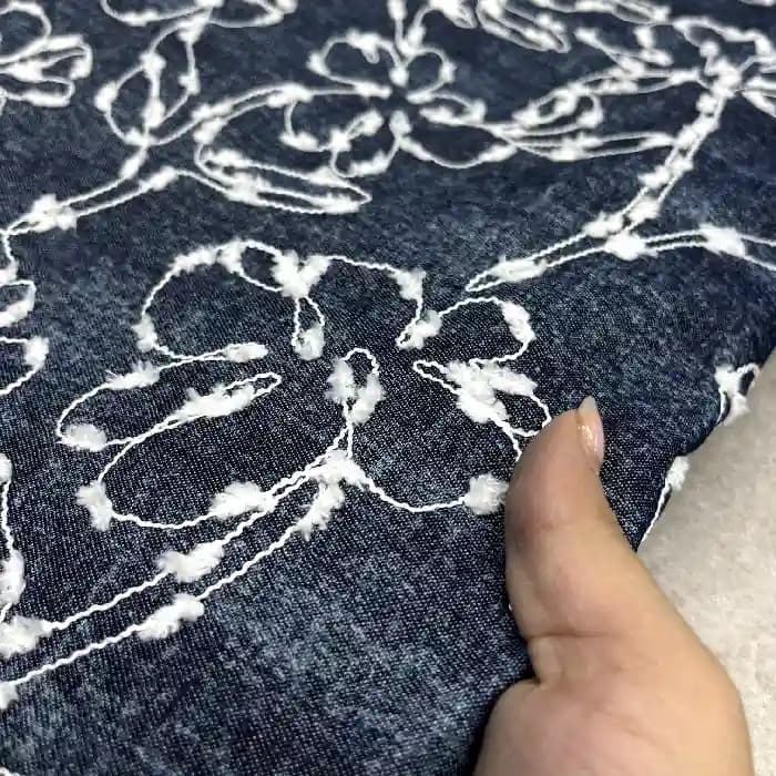 جین {لی}قیطون دوزی رنگ سورمه ای — تصویر ۲