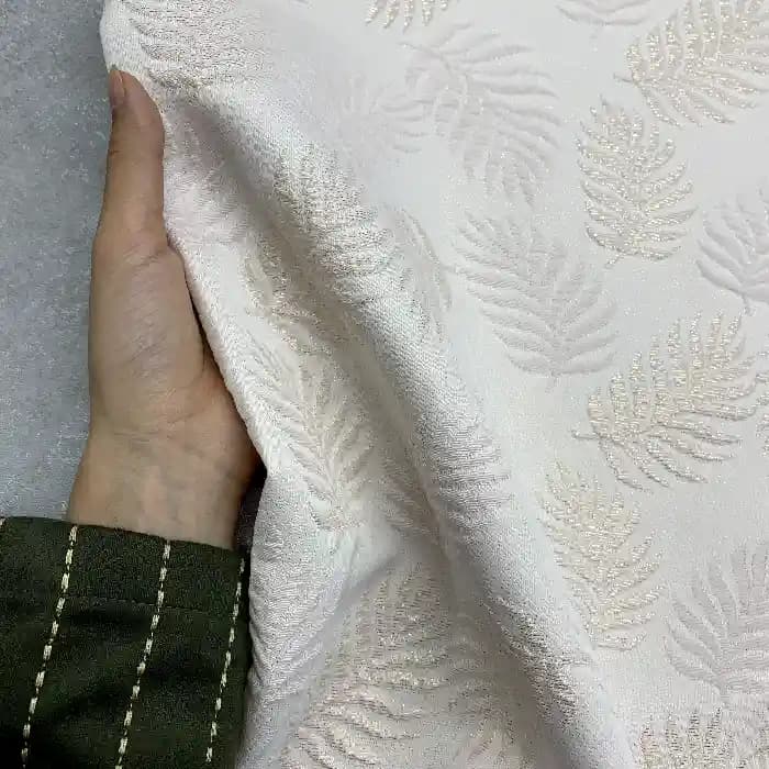 پارچه ژاکارد ترک طرح برگ رنگ صورتی طلایی — تصویر ۲