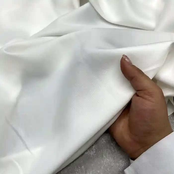 پارچه ساتن زارا رنگ سفید — تصویر ۳