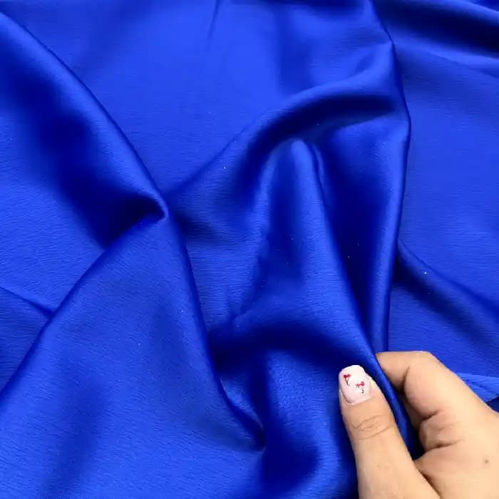 پارچه ساتن زارا رنگ آبی کاربنی — تصویر ۲