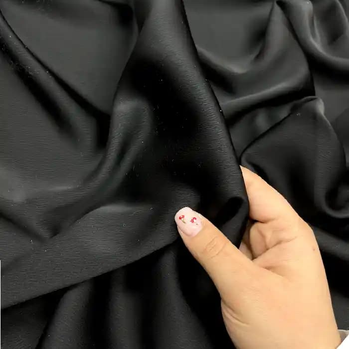 پارچه ساتن زارا رنگ مشکی — تصویر ۲