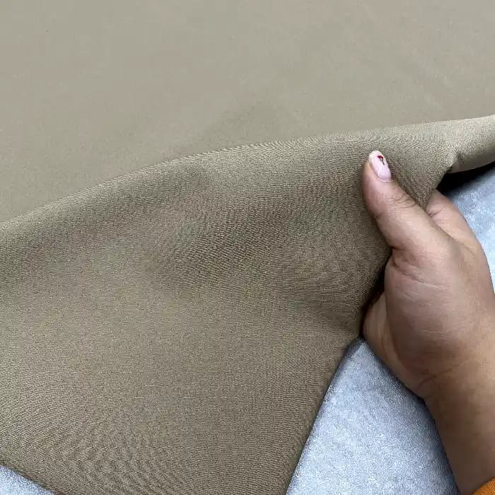 کرپ دیور رنگ کرم تیره — تصویر ۳