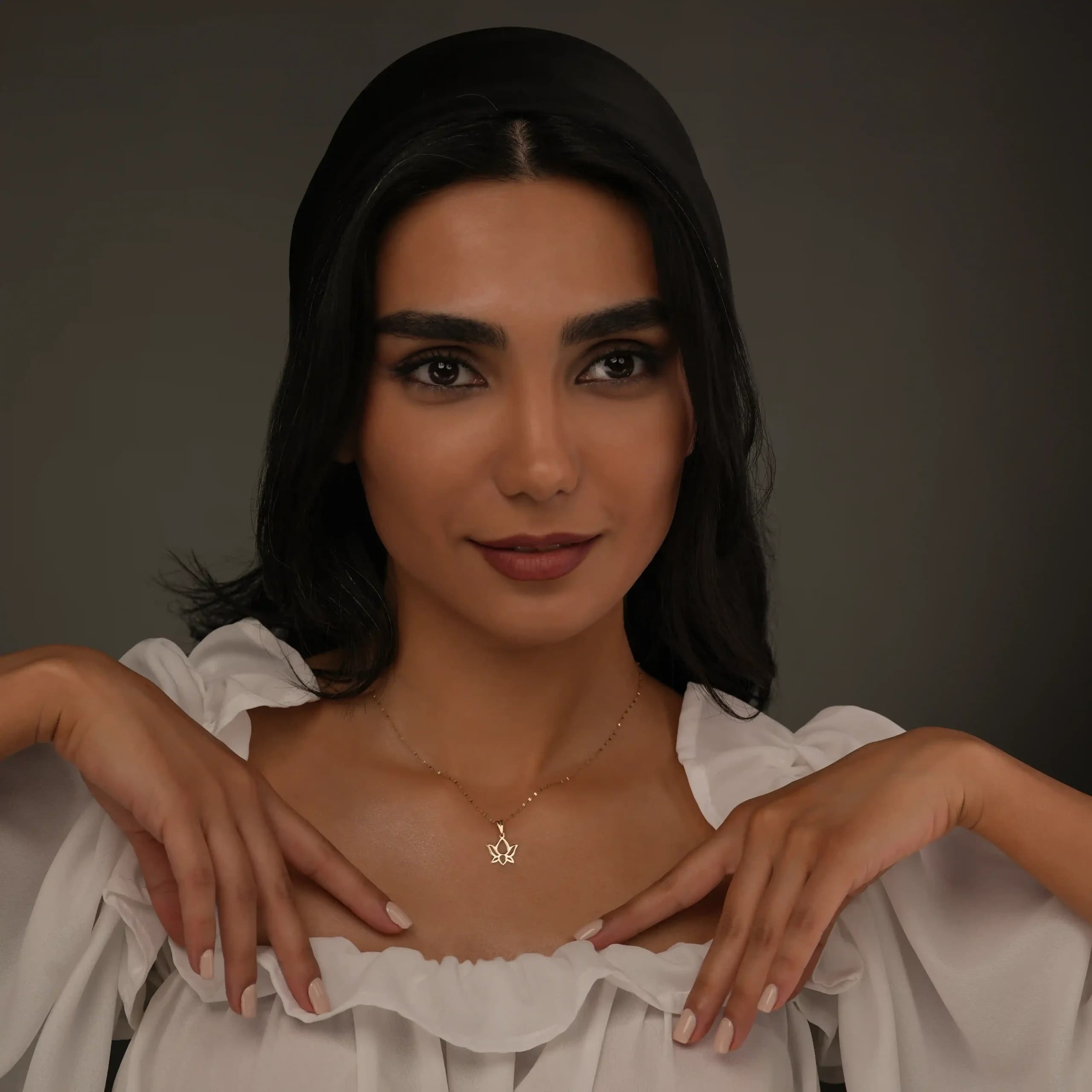 گردنبند گل نیلوفر — تصویر ۲