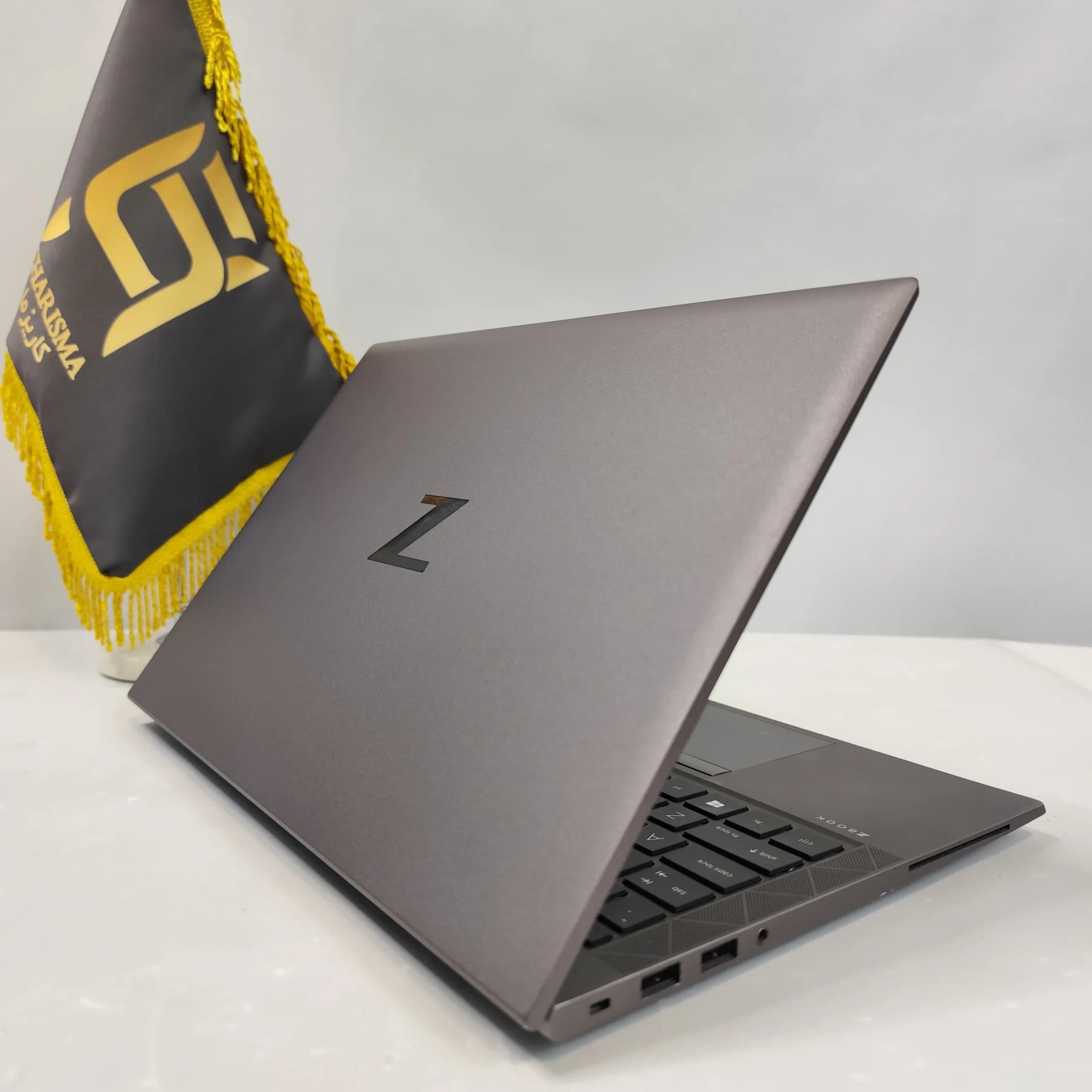 لپ تاپ HP ZBook Firefly 14 G7 پردازنده Corei7 نسل10 گرافیک مجزا 4 گیگ