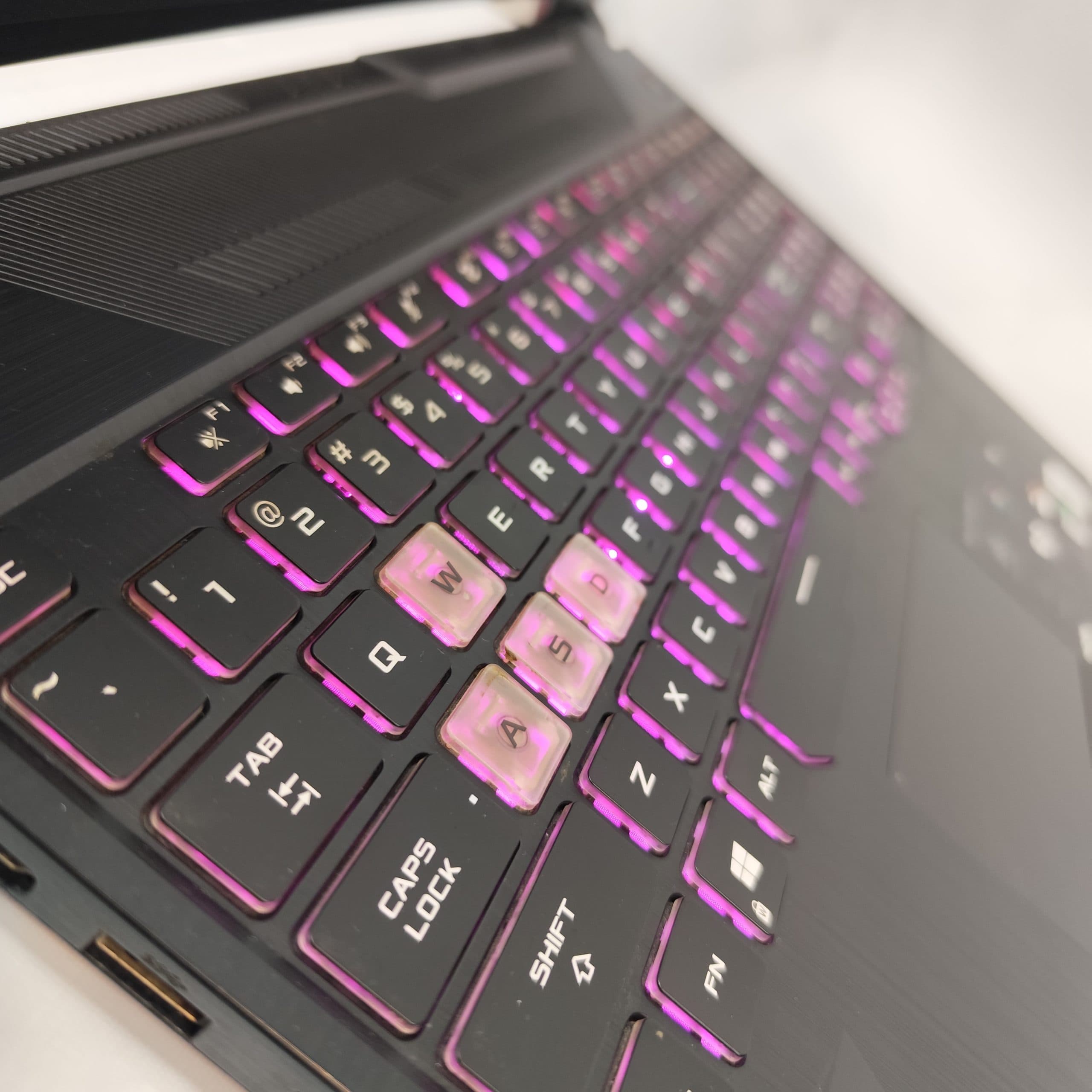 لپ تاپ Asus Tuf Gaming F15 FX506Li پردازنده Core i5 نسل ده چهارگیگ گرافیک مجزا — تصویر ۴
