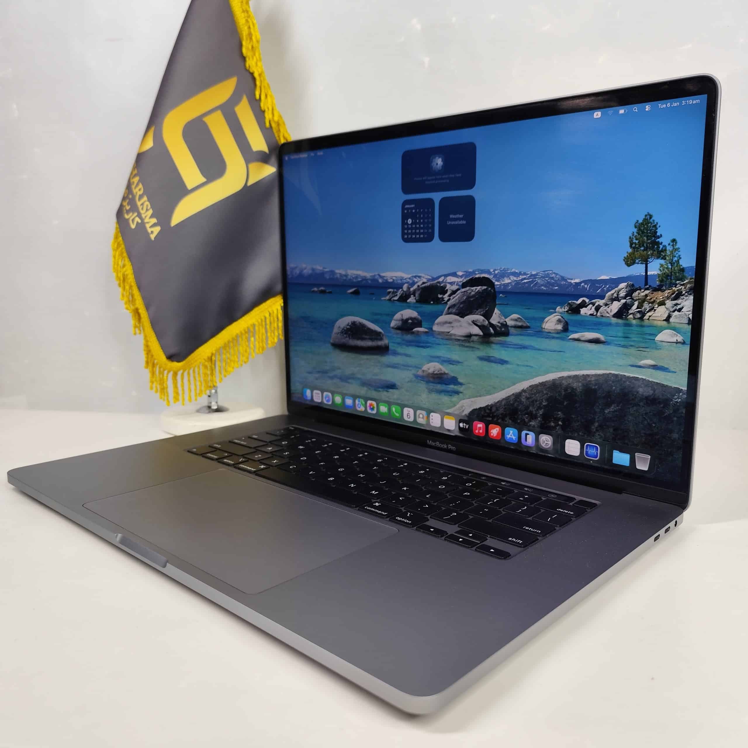 لپ‌تاپ Apple MacBook Pro A2141 پردازنده i7 نسل 9 گرافیک مجزا 4 گیگ