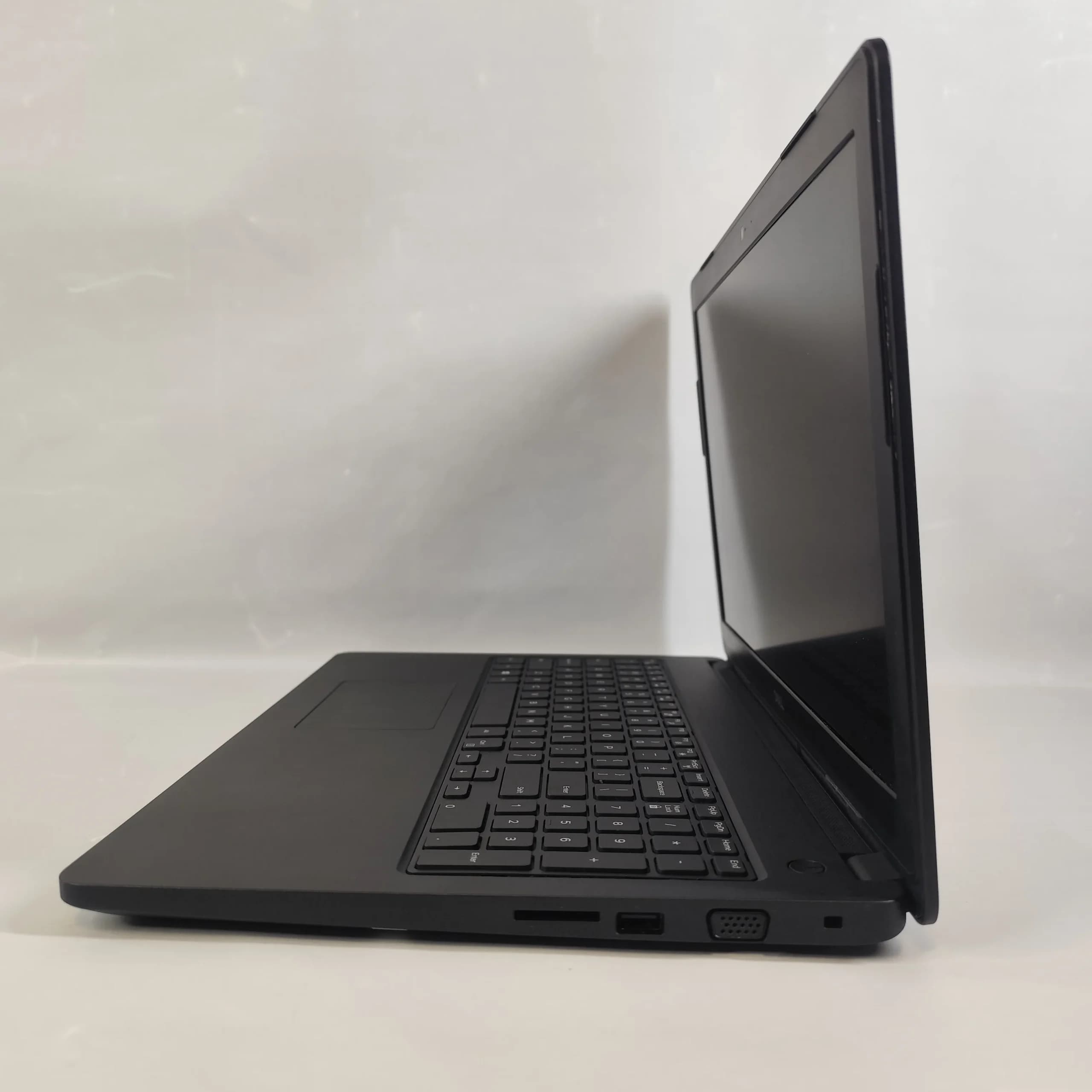 لپ تاپ DELL Latitude 3580 پردازنده Corei5 نسل7 — تصویر ۹