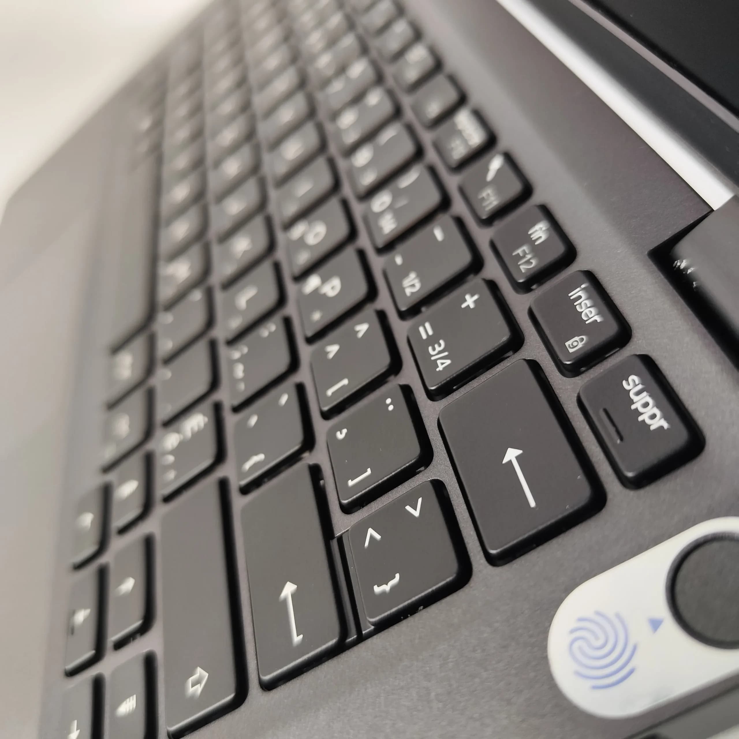 لپ تاپ Dell Latitude 5300 پردازنده i5 نسل 8 — تصویر ۹