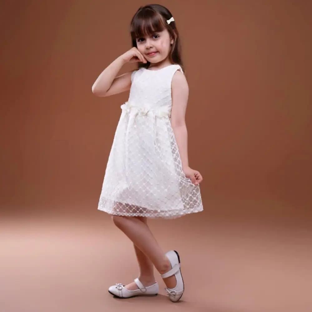 پیراهن دخترانه سوزندوزی طرح شکوفه