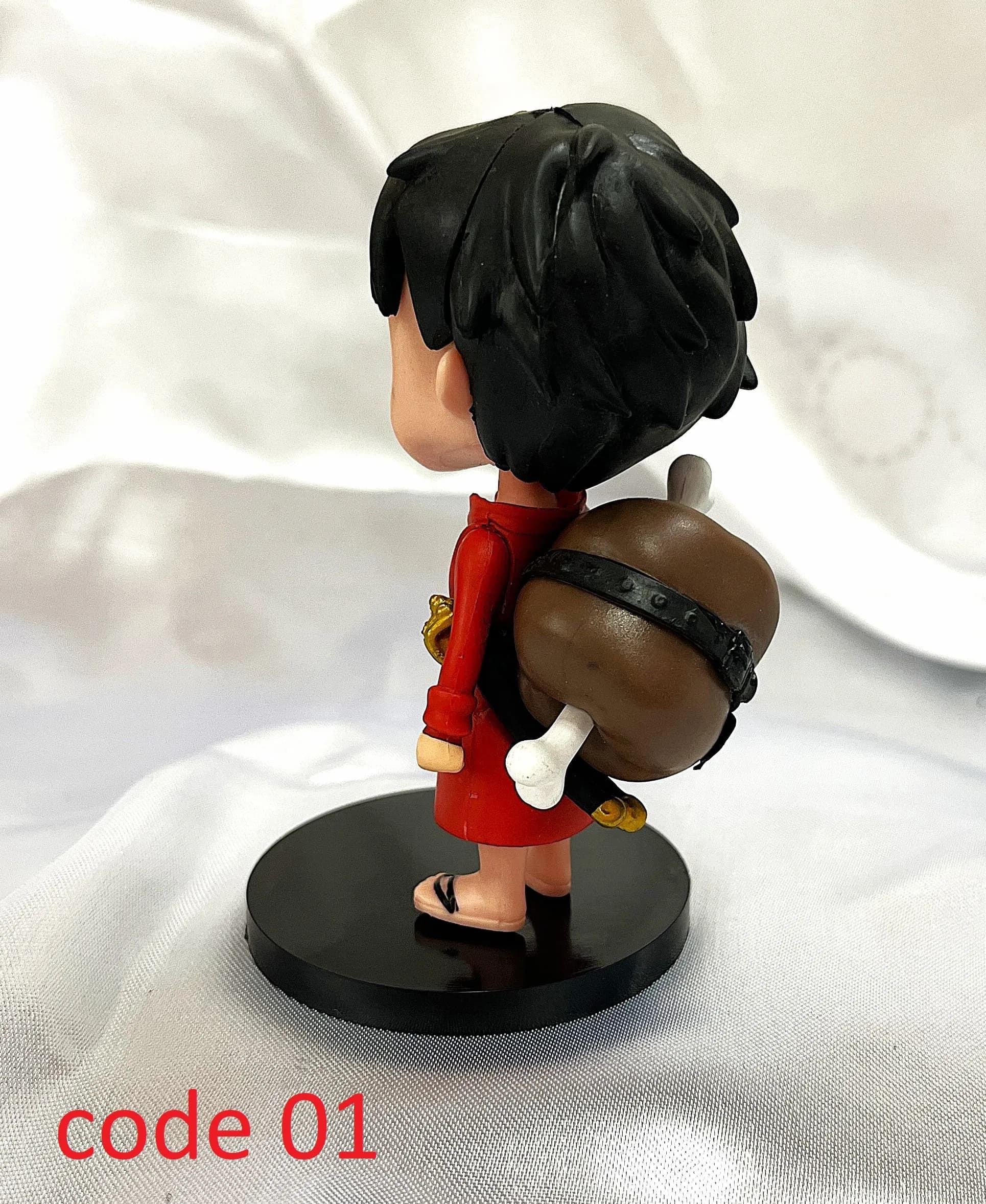 اکشن فیگور Banpresto لوفی نسخه ماجراجویی وان پیس با کلاه قرمز، کوله‌پشتی و کلاه حصیری آویزان — تصویر ۴