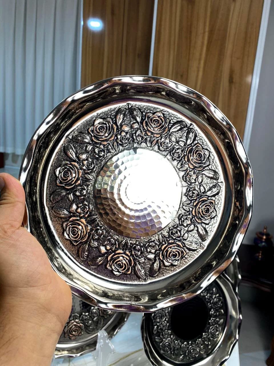 سینی مسی گلبرگ رز با آبکاری کروم سایز 43 — تصویر ۳