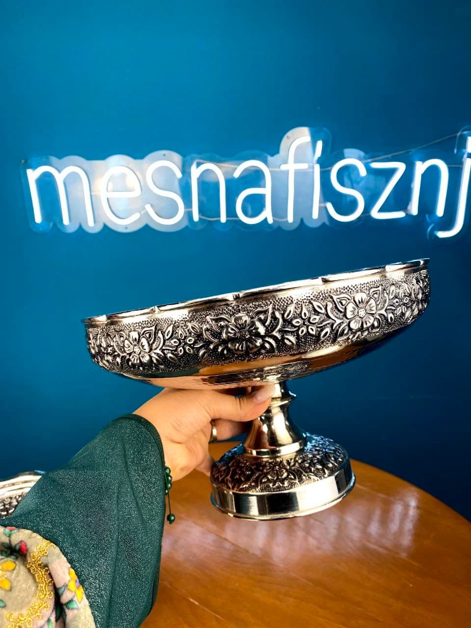 سرویس پذیرایی مسی گلبرگ نرگس با آبکاری کروم — تصویر ۳