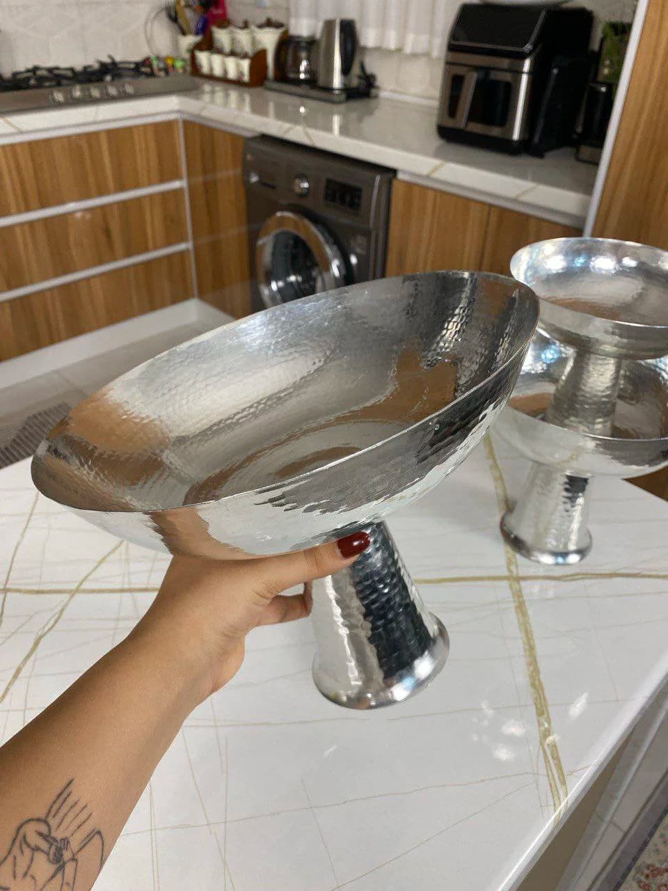 میوه خوری مسی دست ساز پایه بلند قلع شده — تصویر ۳