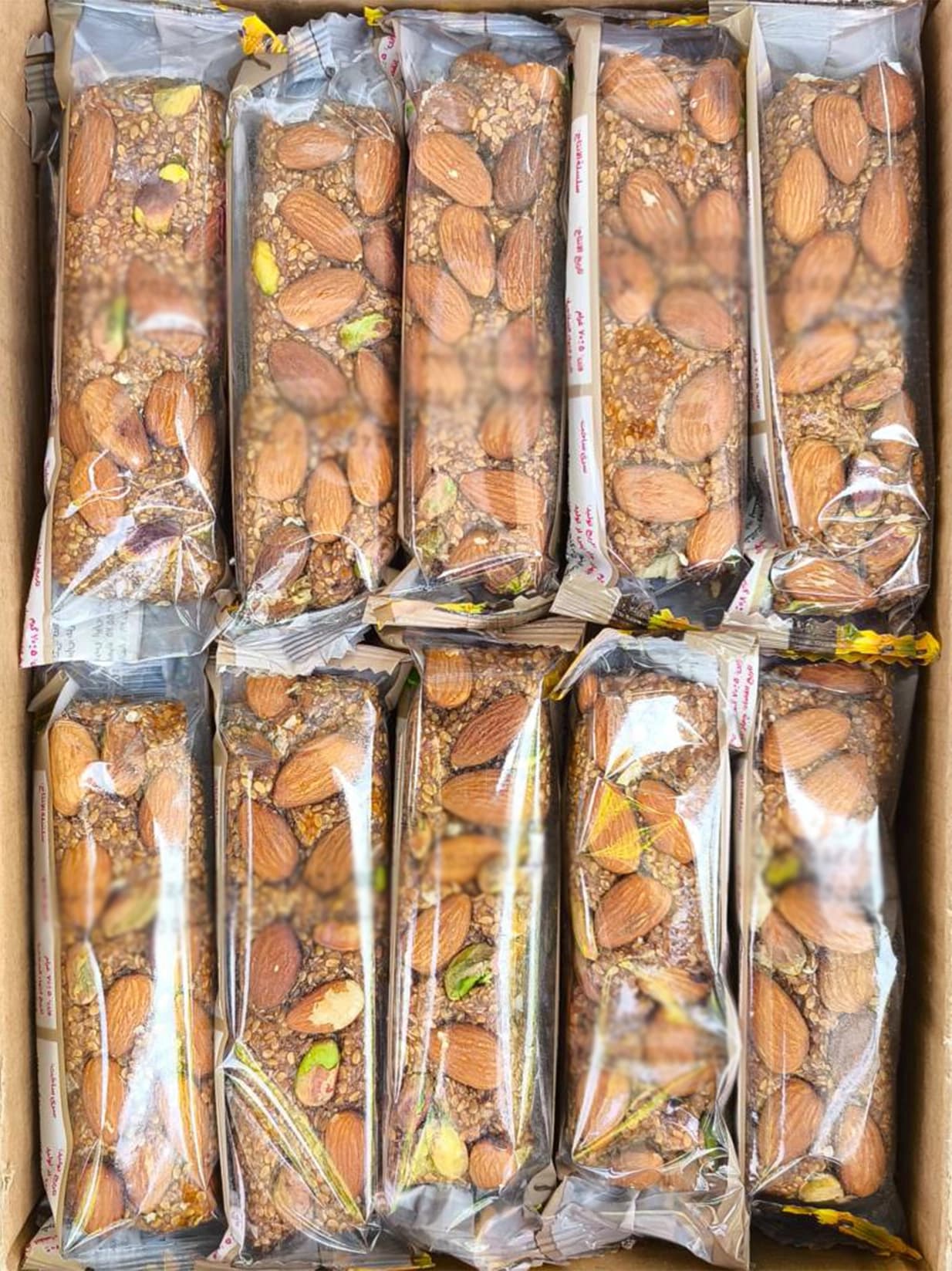 معجون کنجدی شکلاتی با مغز بادام درختی و پسته [کارتنی]