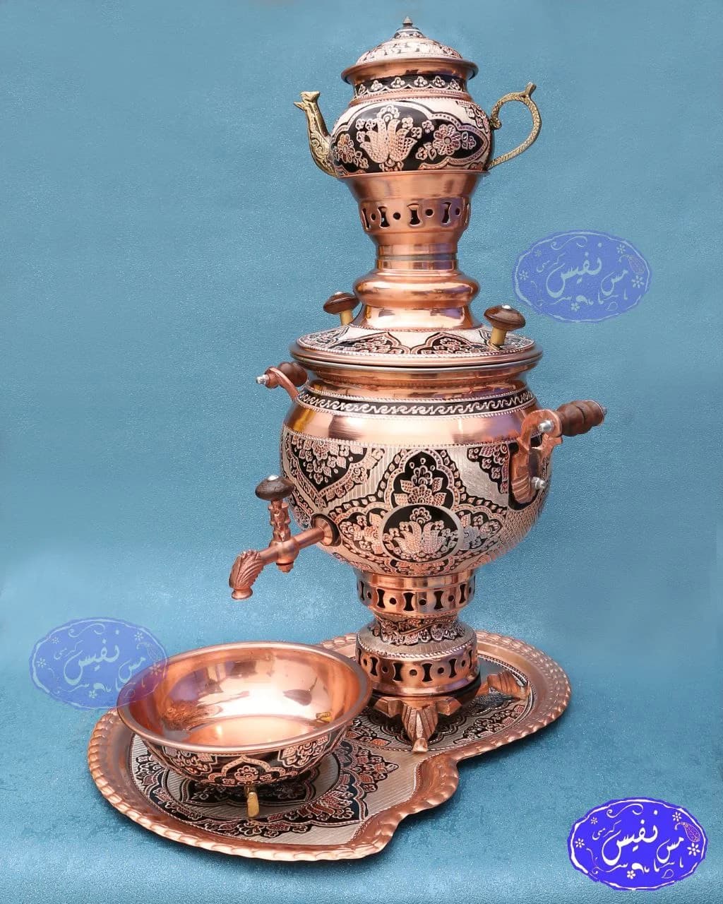 سماور ذغالی مسی نقره کوب — تصویر ۳