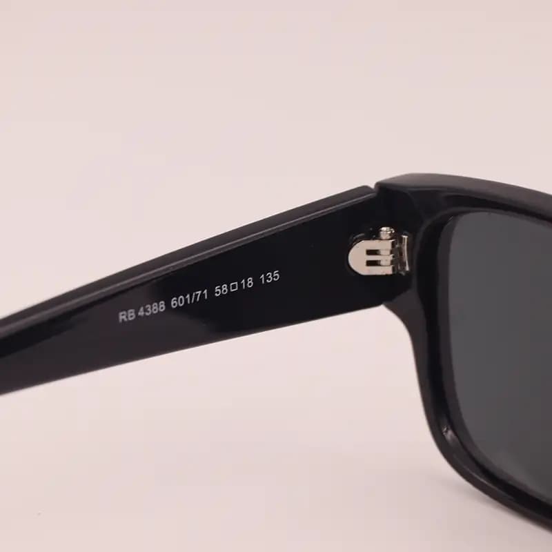 عینک آفتابی اسپرت برند Ray-Ban مدل RB 4388 — تصویر ۴