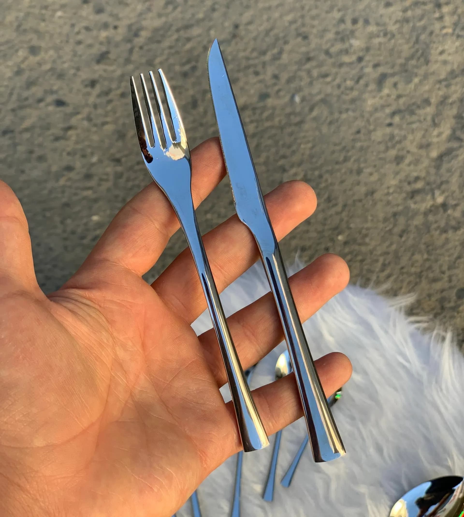 سرویس قاشق چنگال یونیک اصل آلمان 24 نفره 120 پارچه تمام نقره ای مدل شیکاگو اروپایی 4 میل — تصویر ۳