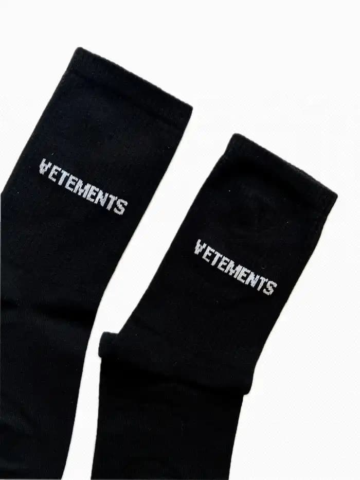جوراب ساق بلند طرح Vetements یونیسکس — تصویر ۳