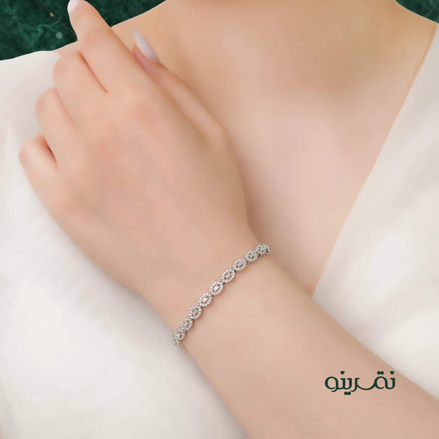 دستبند نقره زنانه آسانسوری مدل BIE E1 — تصویر ۳