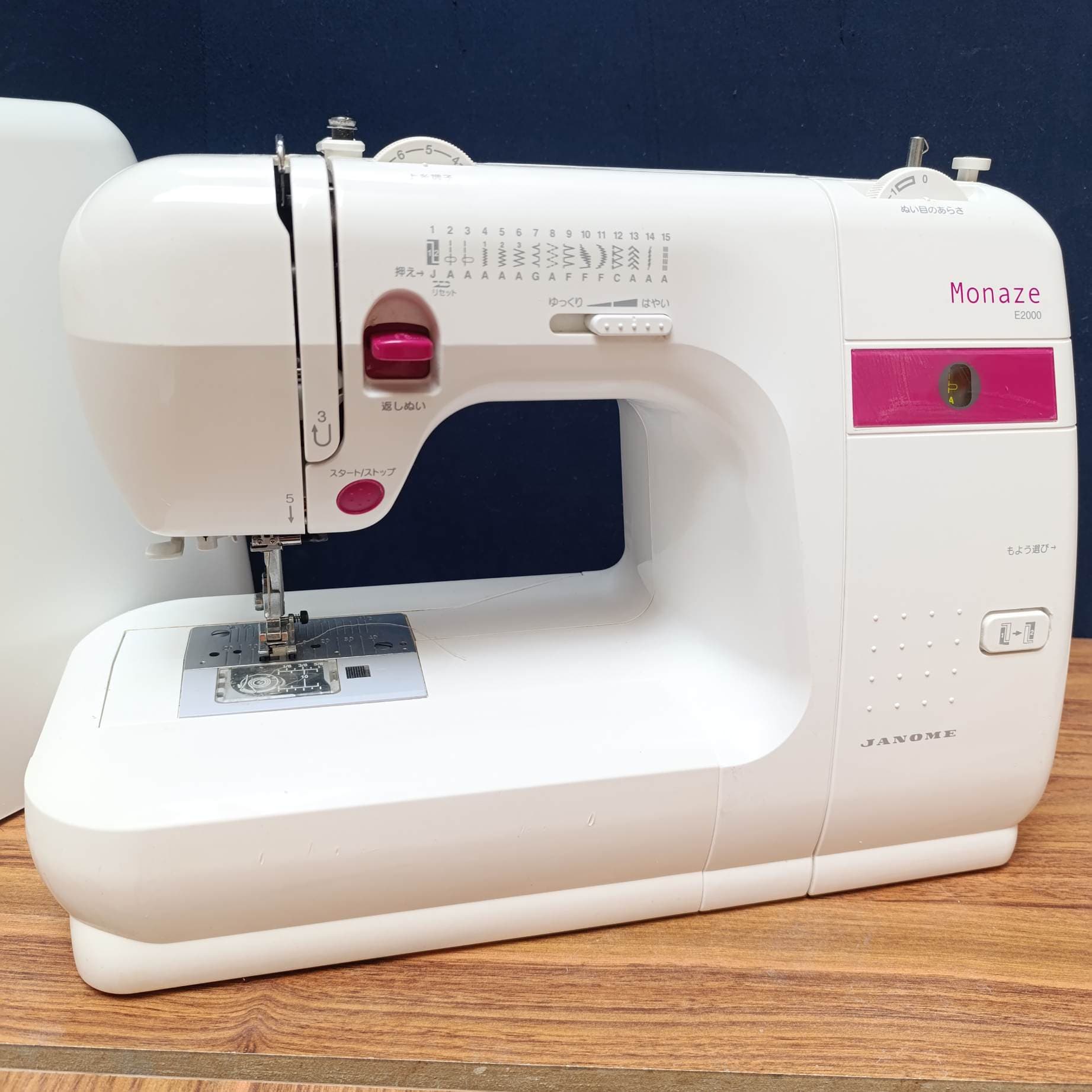 چرخ خیاطی ژانومه ۱۵مدل دوخت E2000(جادکمه اتومات)
