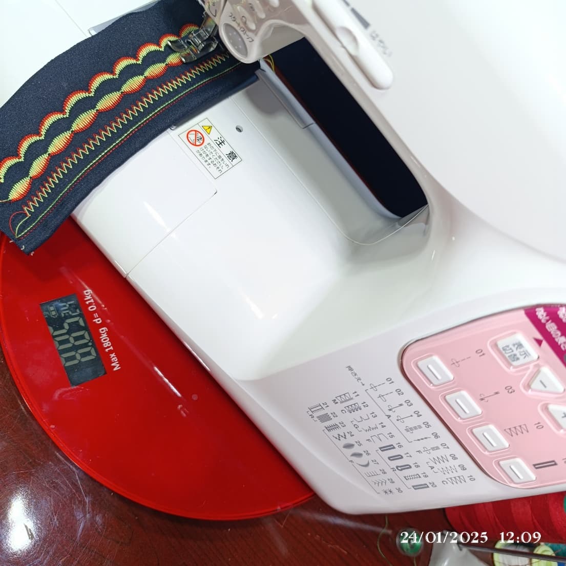 چرخ ژانومه گلدوزیjp510 (سوزن نخ کن) — تصویر ۴