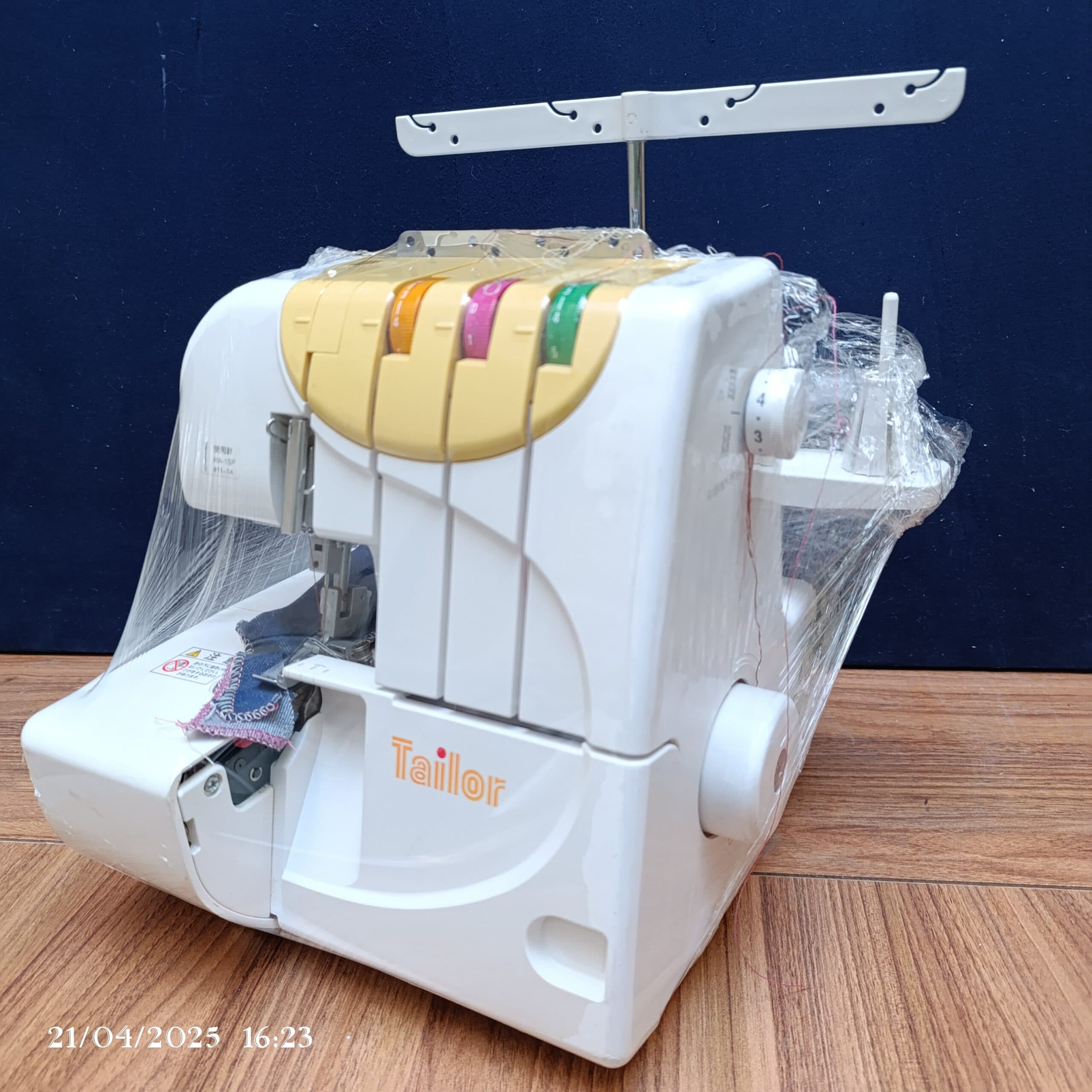 چرخ خیاطی سردوز ژانومه ۳ نخ مدلTailor — تصویر ۲