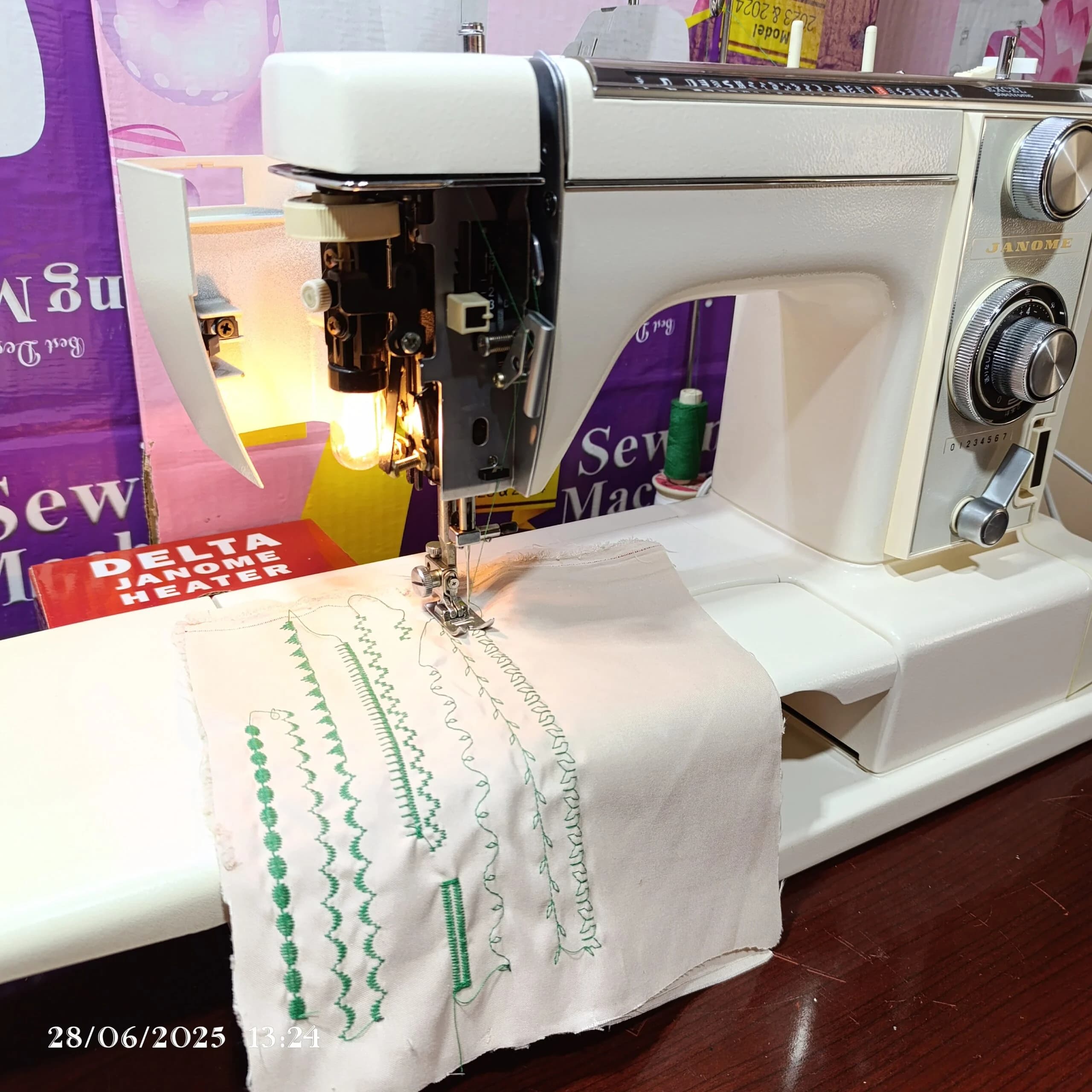 چرخ خیاطی ژانومه815(نو آکبند ژاپنی بدنه فلزی )اصل ژاپن ۲۹ مدل دوخت — تصویر ۵