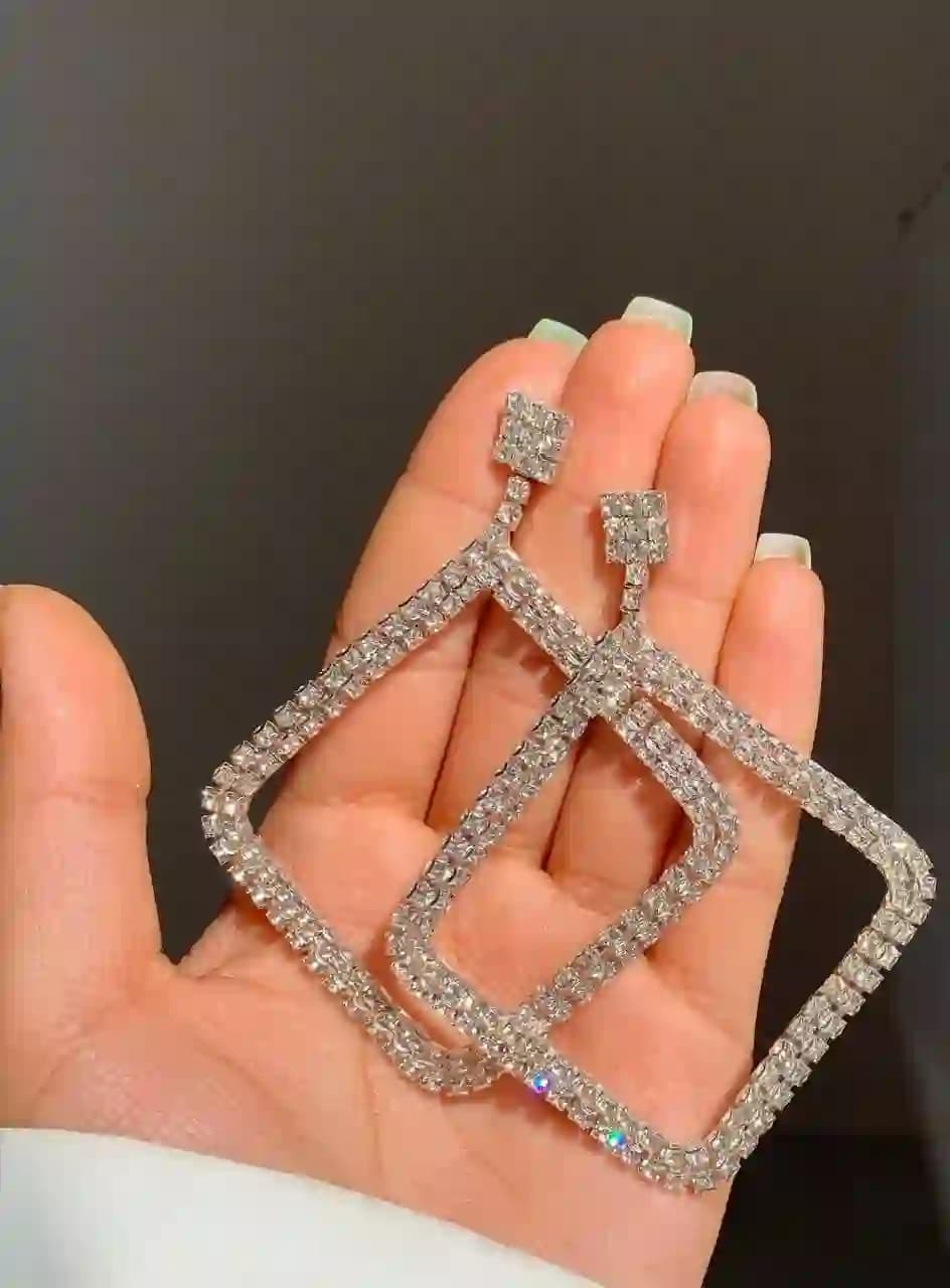 گوشواره مجلسی فول نگین طرح لوزی — تصویر ۲