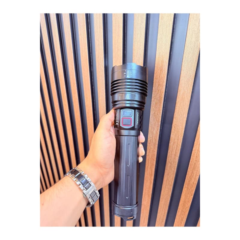 چراغ قوه حرفه‌ای Powerdex PD-12500 | توان 50 وات | شدت روشنایی 5000 لومن | شارژی و قابل استفاده مجدد | طراحی بزرگ و مقاوم | مناسب شکار، سفر و کمپینگ | ابزار روشنایی قدرتمند برای استفاده روزمره و حرفه‌ — تصویر ۲