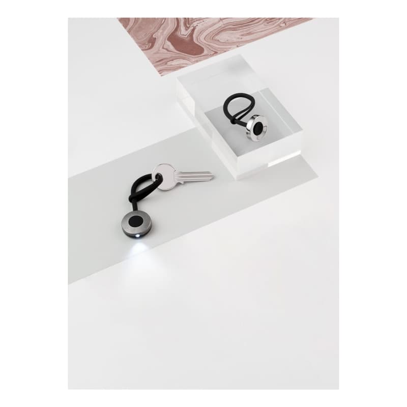 جاکلیدی چراغ‌دار Lexon لکسون Neo Key Light | طراحی مدرن و سبک | مجهز به چراغ LED برای روشنایی سریع | ساخته شده از مواد مقاوم و بادوام | مناسب برای استفاده روزمره و سفر | ابزاری کاربردی برای نظم‌دهی کل