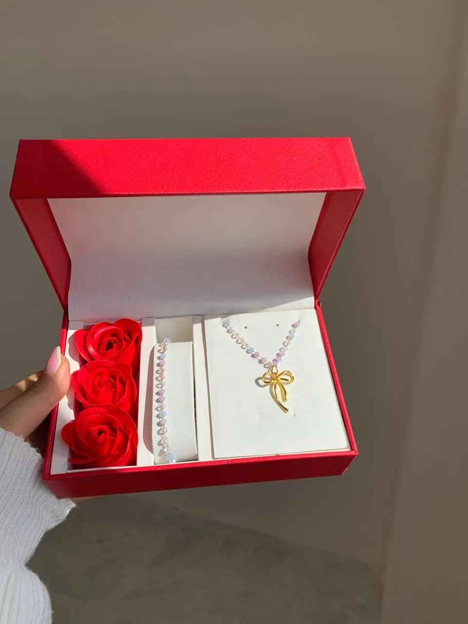 گردنبند و دستبند پاپیون