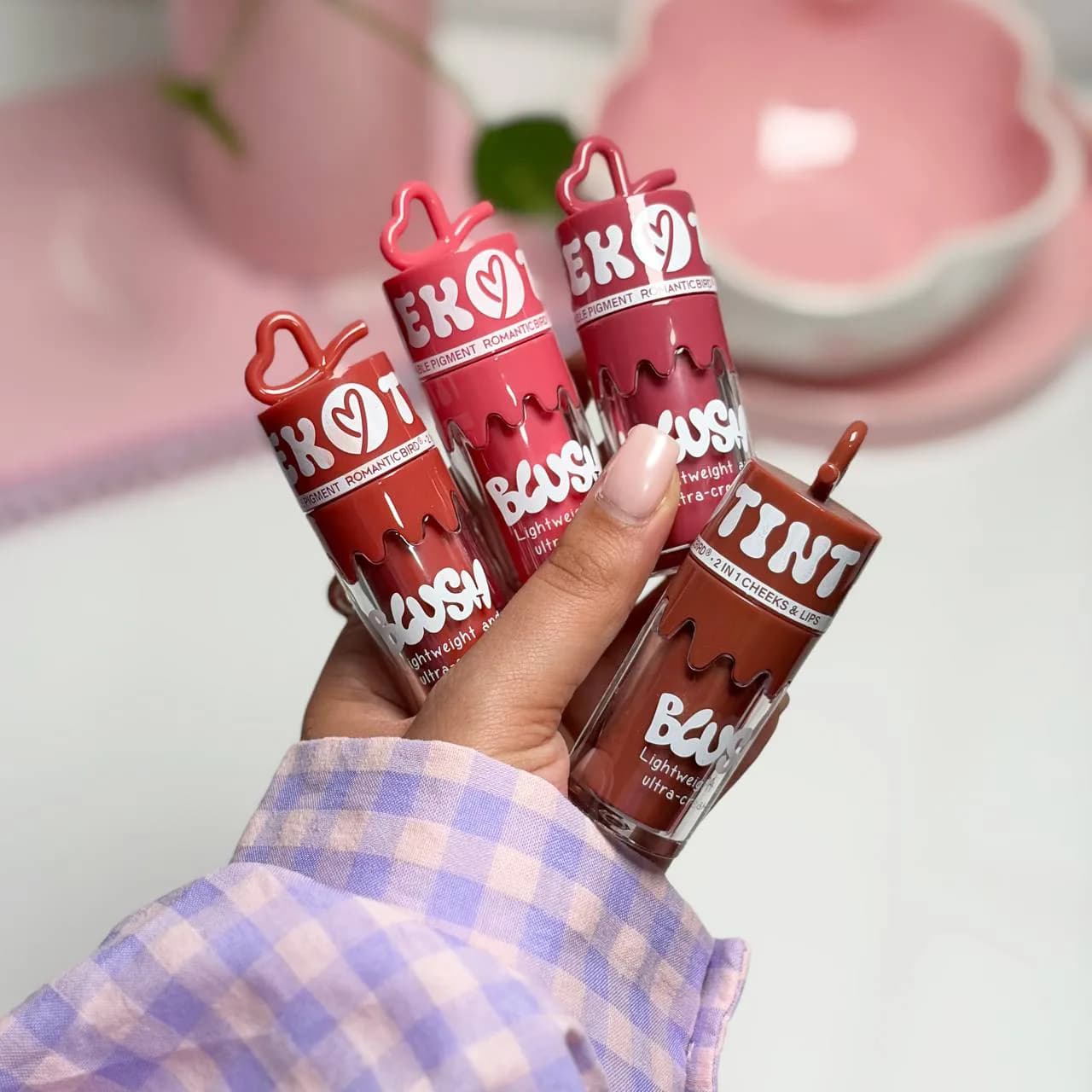 رژگونه پددار رمانتیک برد