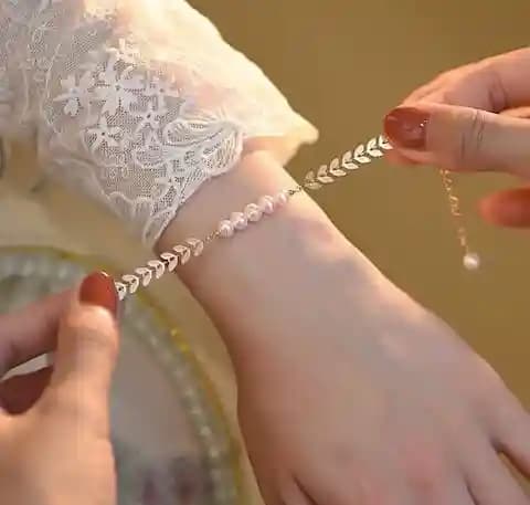 دستبند گندمی و مروارید