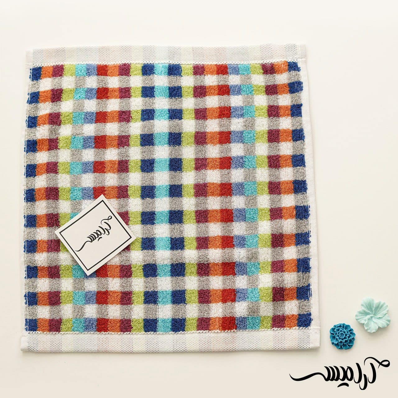 حوله حمامی طرح میخک — تصویر ۳